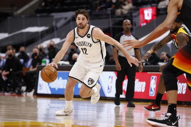 乔帅雪藏王哲林重用胡金秋 后者20分率队首胜